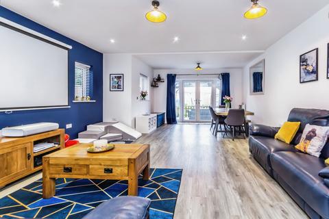 3 bedroom semi-detached house for sale, Gatiers Lane, Caterham, Surrey, CR3