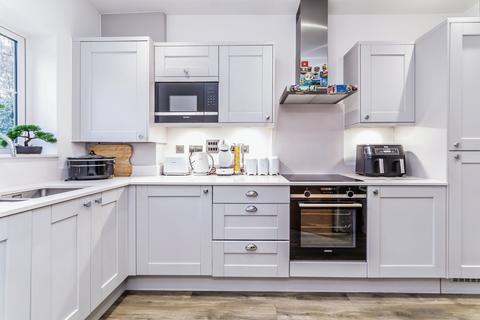 3 bedroom semi-detached house for sale, Gatiers Lane, Caterham, Surrey, CR3