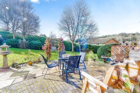 2 bedroom flat for sale, Beechwood Gardens, Caterham, Surrey, CR3