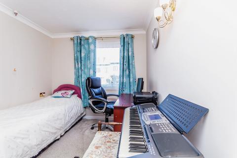 2 bedroom flat for sale, Beechwood Gardens, Caterham, Surrey, CR3
