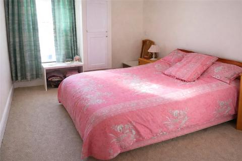 2 bedroom flat for sale, Boundary Point, Coldstream Road, Caterham, Surrey, CR3