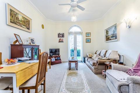 2 bedroom flat for sale, Boundary Point, Coldstream Road, Caterham, Surrey, CR3
