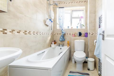 1 bedroom flat for sale, Addison Road, Caterham, Surrey, CR3