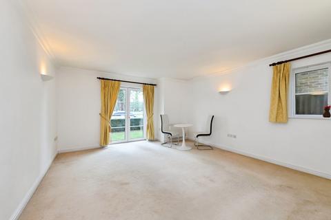 2 bedroom flat for sale, Coldstream Road, Caterham, Surrey, CR3