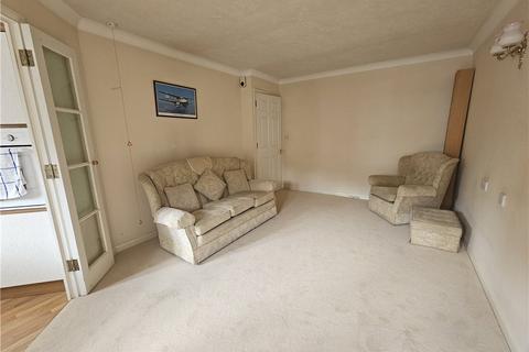 2 bedroom flat for sale, Bourne Court, Croydon Road, Caterham, Surrey, CR3