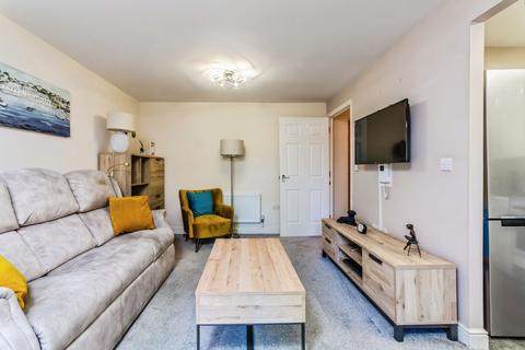2 bedroom flat for sale, Stafford Road, Caterham, Surrey, CR3