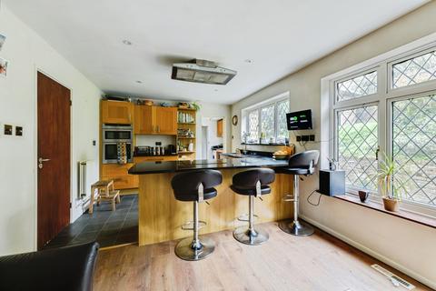 3 bedroom detached house for sale, Church Lane Avenue, Coulsdon, Surrey, CR5