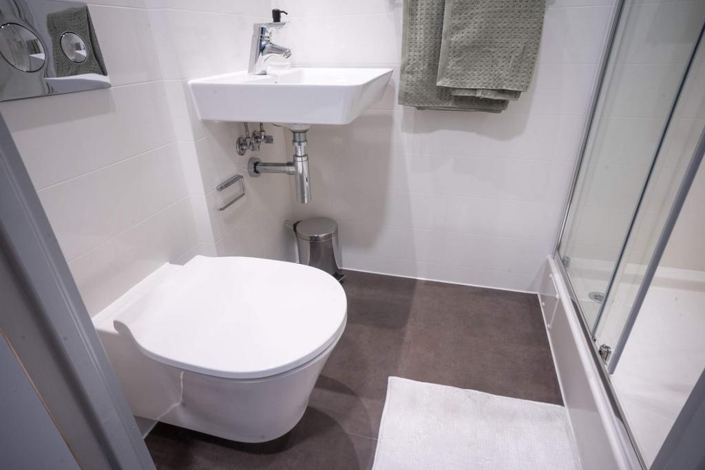 O 1ioi6idq019af1sl8jrf8jqk3obp.jpg