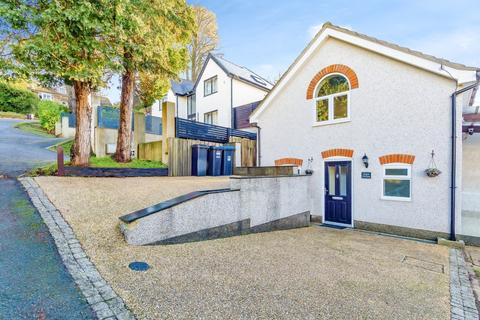 Elgin Crescent, Caterham, Surrey, CR3