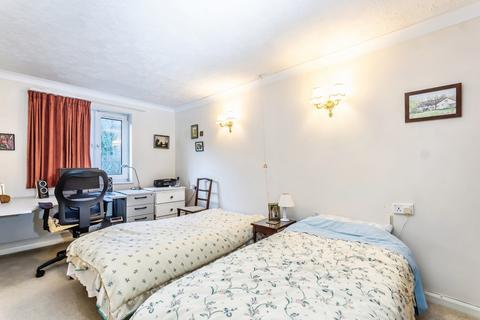 2 bedroom flat for sale, Croydon Road, Caterham, Surrey, CR3