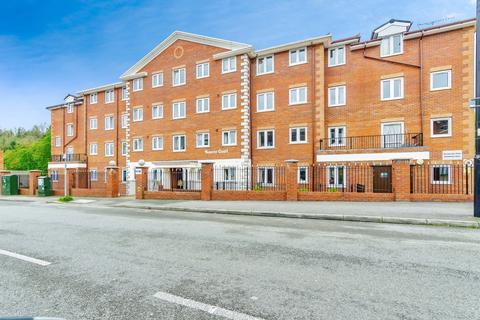 2 bedroom flat for sale, Croydon Road, Caterham, Surrey, CR3