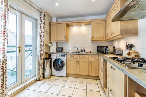 2 bedroom flat for sale, Boundary Point, Coldstream Road, Caterham, Surrey, CR3