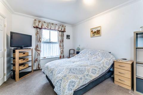 2 bedroom flat for sale, Boundary Point, Coldstream Road, Caterham, Surrey, CR3