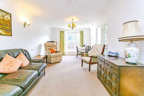 1 bedroom flat for sale, Pegasus Court, Stafford Road, Caterham, Surrey, CR3