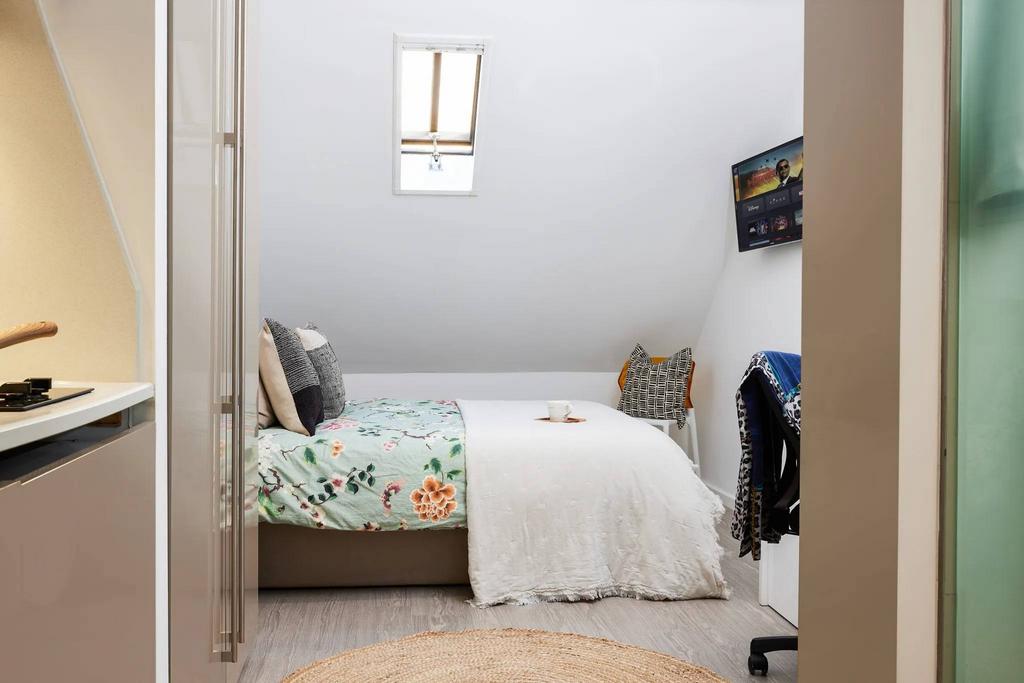 O 1iape4j9uecr8r71s4n1df39di1s.jpg