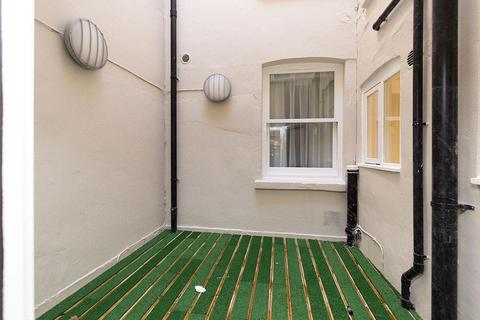 1 bedroom flat to rent, Gloucester Terrace, London, W2 3RA