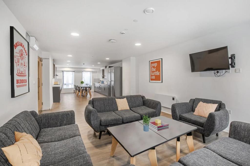 O 1j1fdprqs1j3q1f6817cks0redo3e.jpg