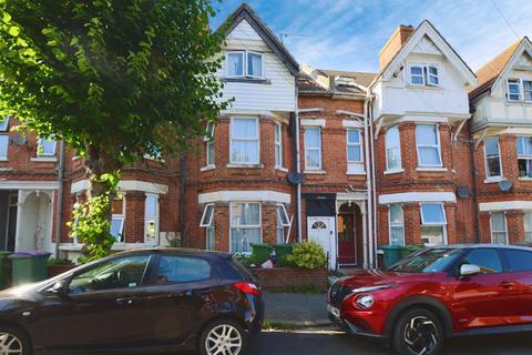 Cambridge Gardens, Folkestone, Kent, CT20