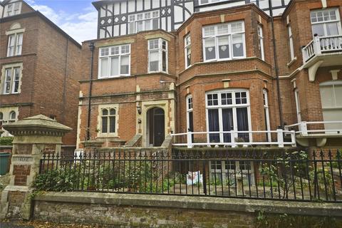 2 bedroom flat for sale, Earls Avenue, Folkestone, CT20