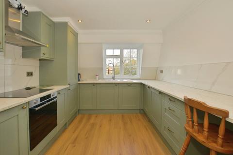 2 bedroom flat for sale, The Leas, Folkestone, Kent, CT20