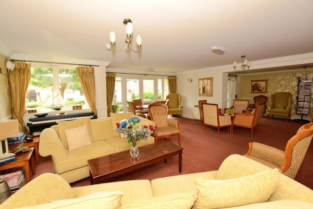 Communal Lounge