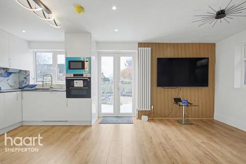 undefined, Felix Lane, Shepperton
