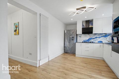 undefined, Felix Lane, Shepperton