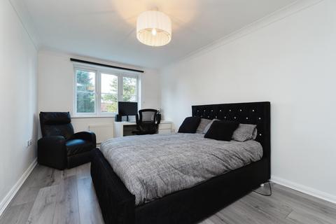 2 bedroom flat for sale, Halton Road, Kenley, Surrey, CR8