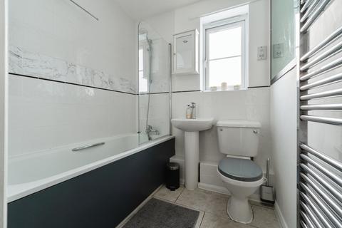2 bedroom flat for sale, Halton Road, Kenley, Surrey, CR8