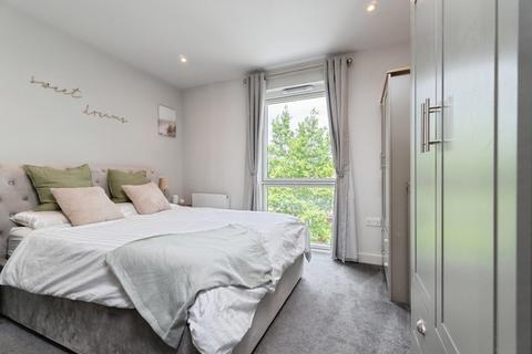 2 bedroom flat for sale, Old Barn Lane, Kenley, Surrey, CR8