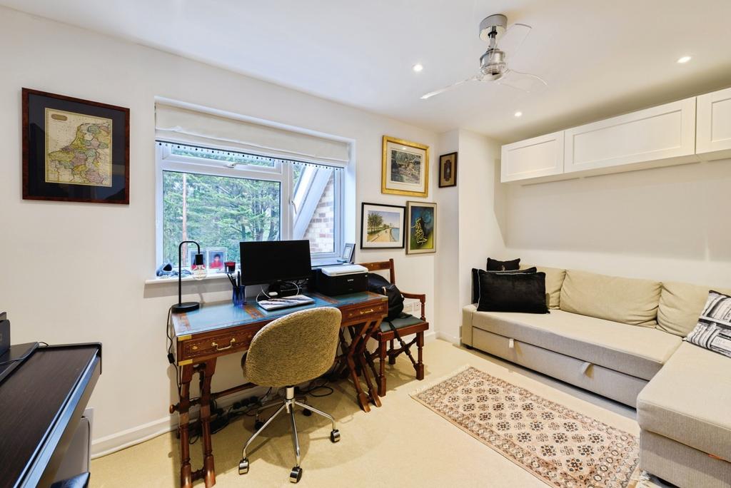 Bedroom/Office
