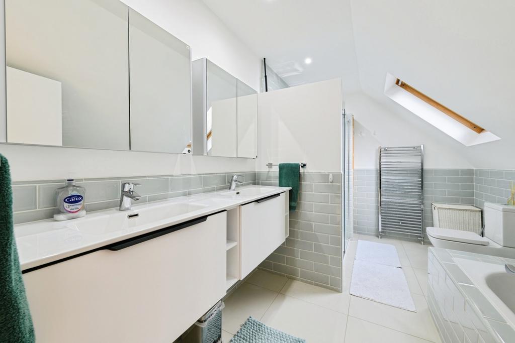 Master En-Suite