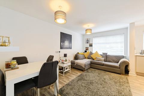 2 bedroom flat for sale, Lower Road, Kenley, Surrey, CR8