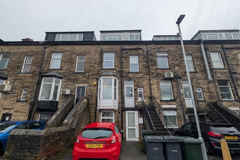 1 bedroom flat to rent, Bingley Road, Shipley, BD18