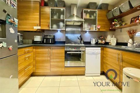 2 bedroom flat for sale, Raven Close, Hertfordshire WD18