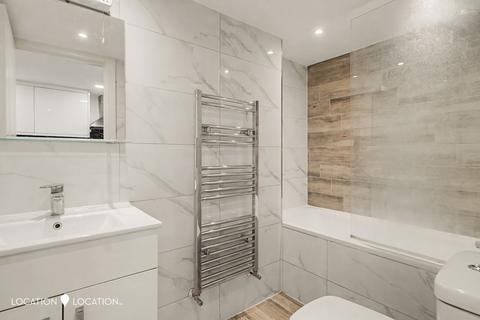 2 bedroom flat to rent, Queens Drive, London, N4