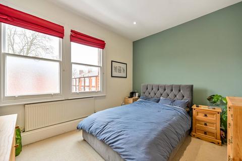 2 bedroom flat to rent, Clevedon Road, Richmond, Twickenham, TW1