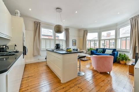 2 bedroom flat to rent, Clevedon Road, Richmond, Twickenham, TW1