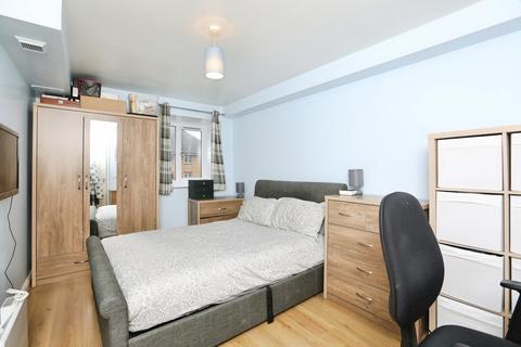 1 bedroom flat for sale, St. Peters Street, MAIDSTONE, Kent, ME16