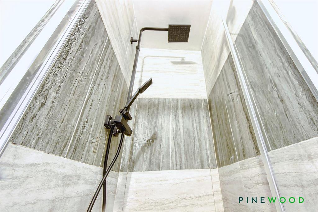 Ensuite shower room