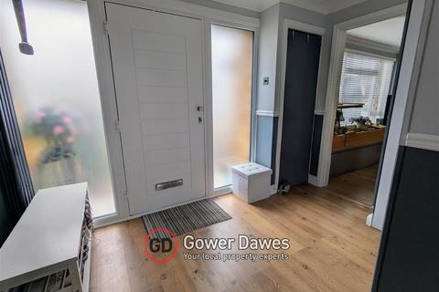 3 bedroom semi-detached house for sale, Rubicon Avenue, Wickford