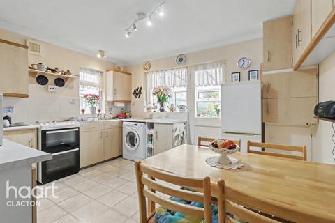 2 bedroom detached bungalow for sale, Alleyne Way, Clacton-On-Sea