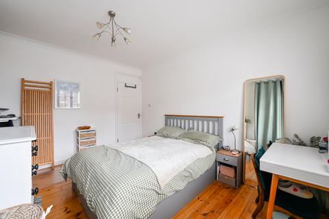 2 bedroom apartment for sale, Cranleigh House, Raynes Park SW20