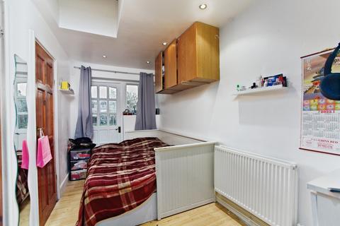 undefined, Galpins Road, Thornton Heath, CR7