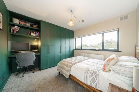 undefined, Rivermeads Avenue, Twickenham TW2
