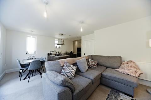 2 bedroom flat for sale, Woodcote Valley Road, Purley, CR8