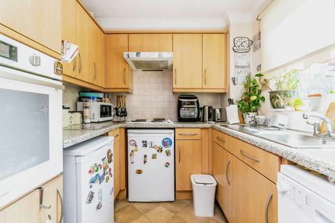 2 bedroom flat for sale, Foxley Lane, Purley, CR8