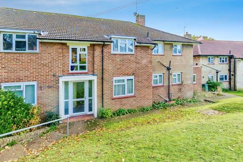 2 bedroom flat for sale, Lynwood Avenue, Coulsdon, CR5