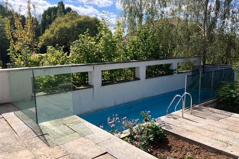 undefined, Russell Hill, Purley, CR8