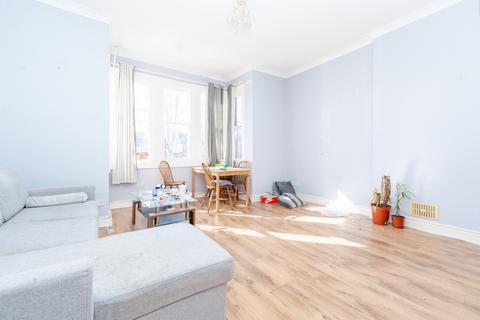 2 bedroom flat for sale, De Parys Avenue, Bedford, Bedfordshire, MK40